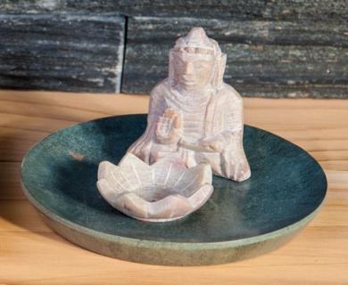 Speckstein Buddha mit Lotus