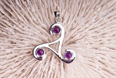 Triskell Anhänger mit Amethyst